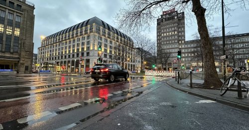 Umleitung in Düsseldorf: Berufsverkehr trifft auf Absperrung am Heine-Platz