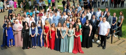 Europaschule Rheinberg: 144 Zehntklässler feiern „Serienreife“