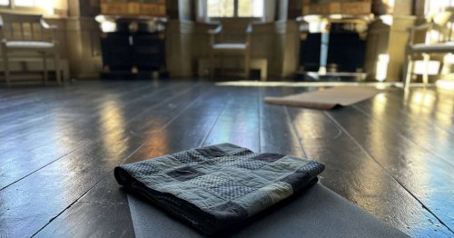 Nach Museumsschluss: Yoga im Gartensaal des Herrenhauses