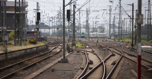 Bundespolizei ermittelt: Unbekannte werfen am Dortmunder Hauptbahnhof Steine auf Züge