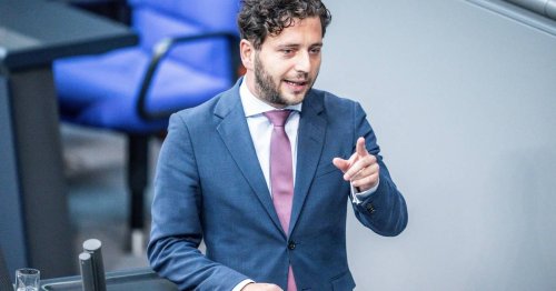 Grünen-Abgeordneter Felix Banaszak: “Ich habe mir den Inhalt in der U-Bahn auf dem Weg zum Bundestag überlegt“