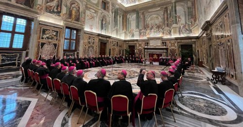 Beschäftigte der katholischen Kirche: Katholisches Arbeitsrecht erlaubt nun auch neue Heirat und Homoehen