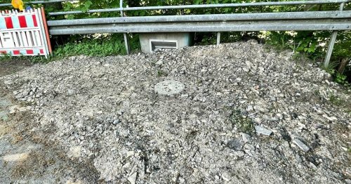 Bürgermonitor in Radevormwald: In Wilhelmstal hinterlassen Bauarbeiter zugeschüttetes Loch