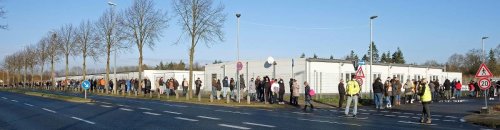 Corona in Mönchengladbach: Ansturm auf das Impfzentrum begann um 6 Uhr