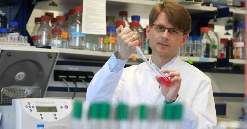 Virologe Hartmut Hengel: „Ich glaube, dass das Virus im Herbst mit einer neuen Variante zurückkommt“