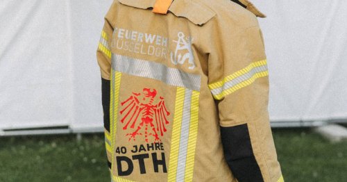 Alles zu den Toten Hosen: Campino versteigert Feuerwehrjacke für Ratinger Explosionsopfer