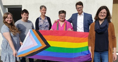 Vielfalt in Mettmann: Die Regenbogen AG macht die Kirche bunter