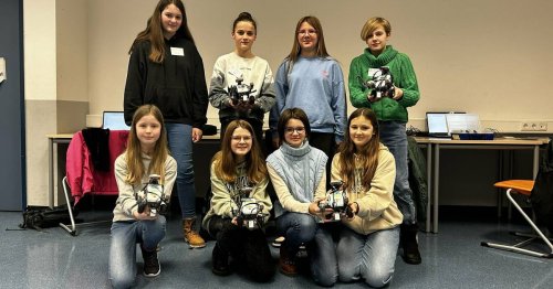 Workshop am Wipperfürther EvB-Gymnasium: Mädchen lassen Roboter tanzen