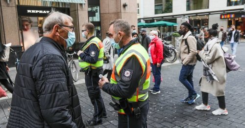Neue Phase der Pandemie in Düsseldorf: Wenn die Maske kaum noch spaltet