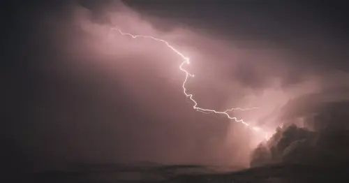 ‘Frequent lightning’ promised as Met Eireann issues thunderstorm warning for two counties