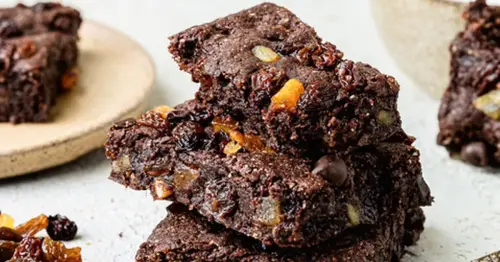 How to make Mince Pie Brownies for Christmas in eight easy steps