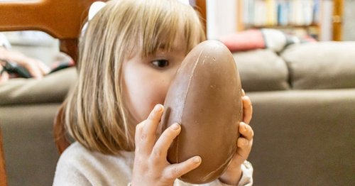 Get rid of chocolate stains from clothes and furniture with two kitchen items
