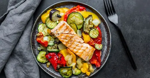 The six tasty food groups to help manage painful endometriosis symptoms