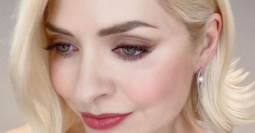 Makeup artist's simple mascara trick makes your lashes look longer