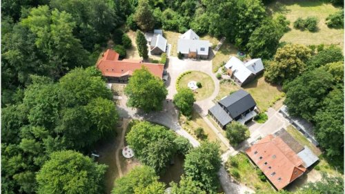 Böhmsholz steht zum Verkauf: Wer möchte ein Dorf in Niedersachsen besitzen?