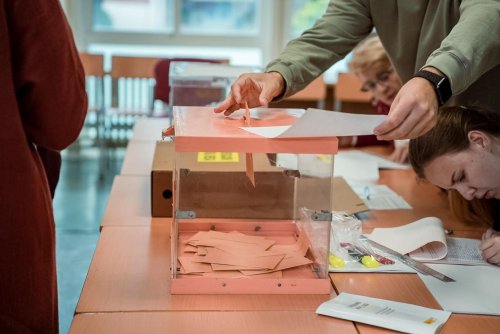 Prognosen: Konservative bei Spanien-Wahl mit Stimmengewinnen
