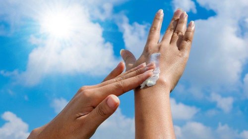 Sonnenschutz bei Stiftung Warentest! Diese Markenprodukte schmieren ab