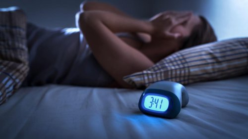 Aufwachen, bevor der Wecker klingelt – Schlafmediziner erklärt, wie wir unsere innere Uhr austricksen