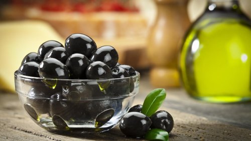 Vorsicht Listerien! Hersteller ruft schwarze Oliven zurück