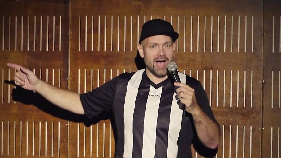 Brutalo-Angriff bei Comedyshow! Moderator Martin Halla blutig geschlagen