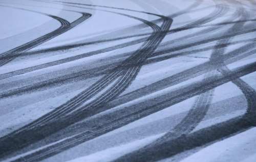 Schnee und Glätte im Nordosten: Zwei Verletzte bei Unfällen