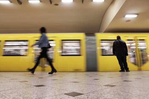 BVG erteilt wieder Lizenzen zum Musizieren in Bahnhöfen