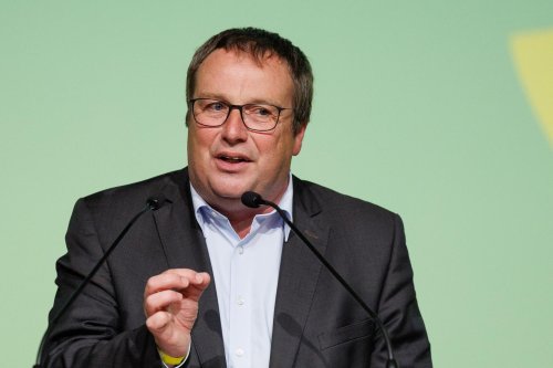 Verkehrsminister warnt vor Aus des Deutschlandtickets