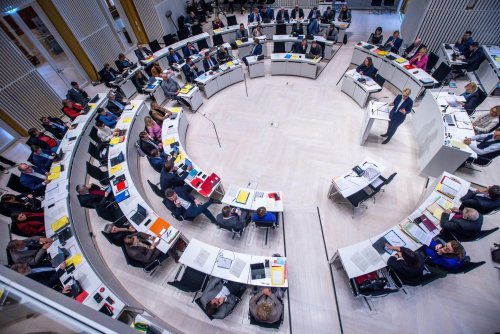 Lehrergewerkschaft genervt von Bildungsdebatte im Landtag