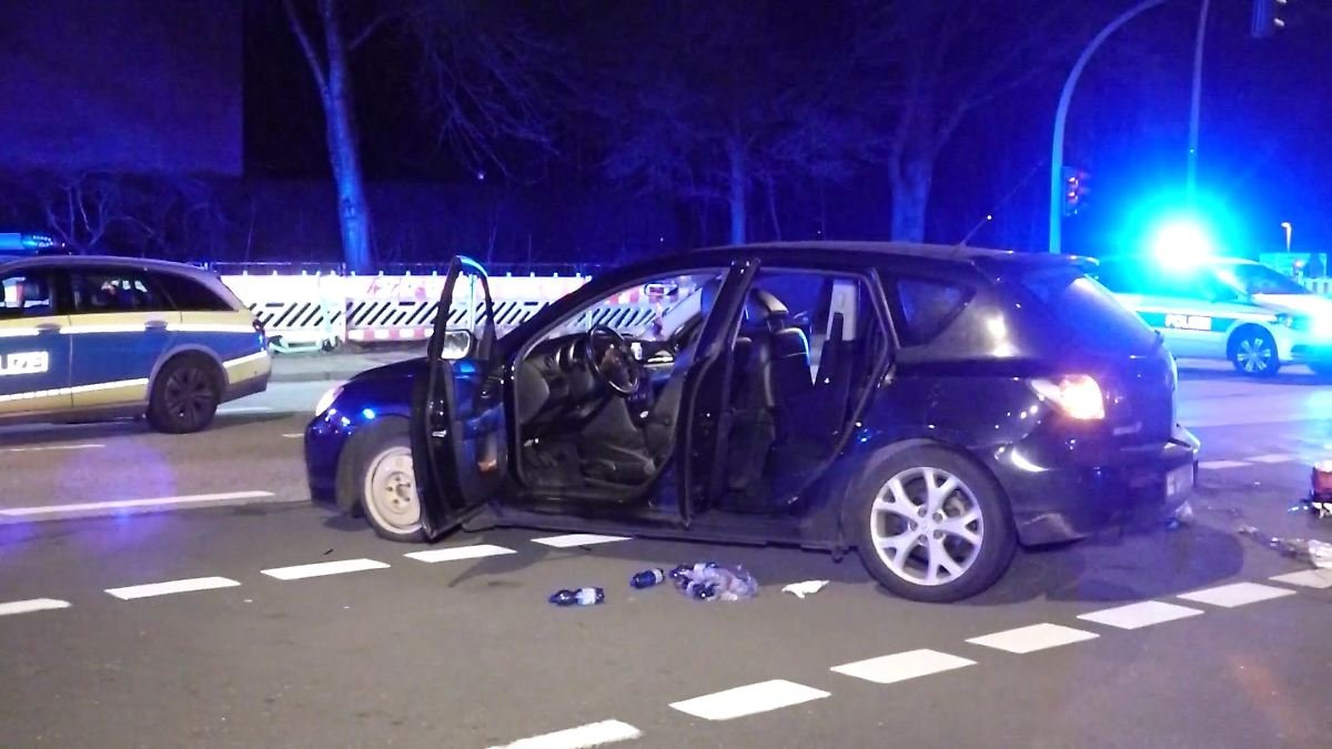 Nackter Mann sticht in Hamburg mit Messer zu!