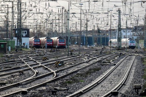 Warnstreik sorgt für Stillstand im öffentlichen Verkehr