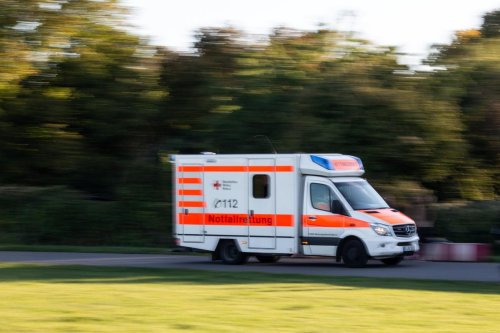 Autounfall auf A5 bei Hemsbach: Fahrer schwer verletzt