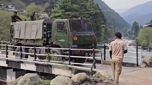 Indien: Mehr als 20 Touristen erschossen