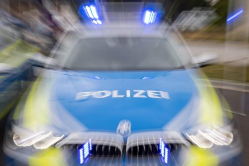 Frau löst Großeinsatz der Polizei in Berlin-Hellersdorf aus