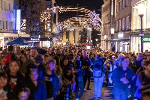 Belebte Innenstädte am ersten Adventswochenende in NRW
