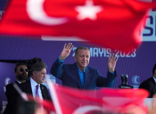 Wahllokale geschlossen: Türkei entscheidet in Stichwahl