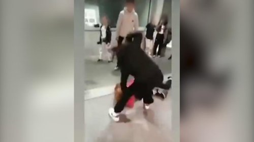 Schlägerei in Karlsruhe: Mädchen verprügeln Jugendliche in U-Bahn-Haltestelle Marktplatz-Kaiserstraße brutal