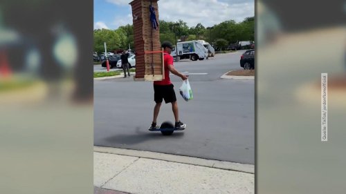 So ein Hochstapler! Lieferant transportiert 30 Pizzen auf Einrad
