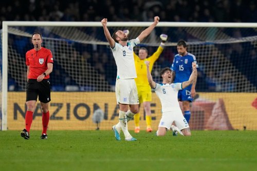 Starke Engländer besiegen Italien mit Rekordtorschütze Kane