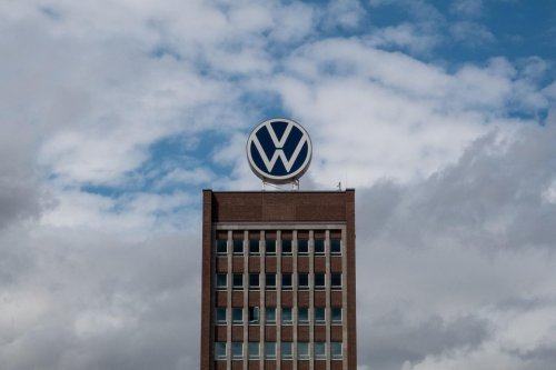 VW-Chef Blume verzichtet auf Preiskampf mit Konkurrent Tesla