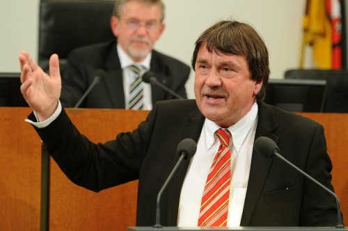 Früherer SPD-Landesvorsitzender gegen Ausschluss Schröders