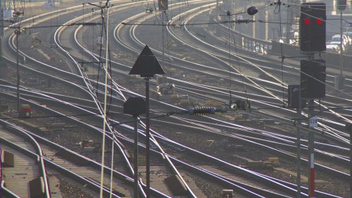 Bahn-Störung: Umleitungen und Zugausfälle auf der Strecke Berlin - Hannover - NRW