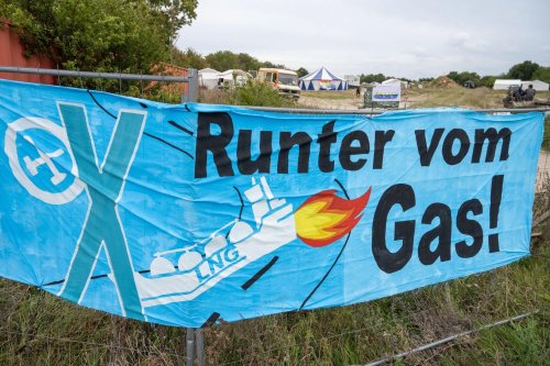 Hunderte bei Demonstration gegen LNG-Terminal auf Rügen