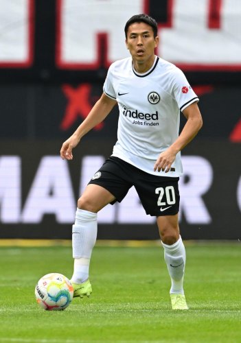 Vertrag verlängert: Hasebe bleibt bei Eintracht Frankfurt