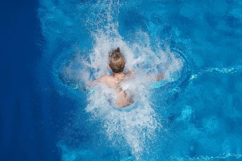 Freibäder suchen noch Rettungsschwimmer für Sommersaison