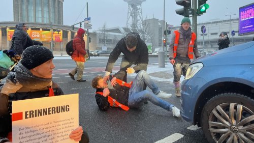Der Tag der Klima-Kleber im Live-Ticker: Autofahrer werden gegen Klima-Kleber handgreiflich!