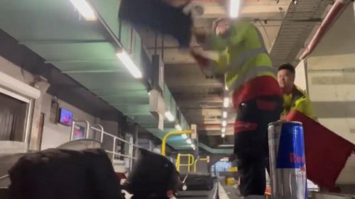 Fiasko am Flughafen: Koffer-Krawallos pfeffern Gepäck aufs Förderband