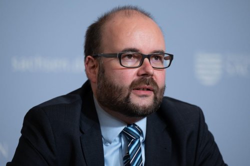 Sachsen will Lehrermangel begegnen: GEW sieht Pläne kritisch