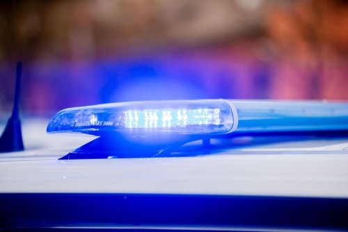 Streit auf Parkplatz: Jugendliche mit Messer verletzt