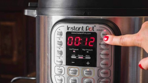 INSTANT POT & SLOW COOKER Recipes - cover