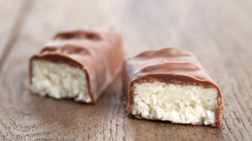 The 12 Most Disappointing Chocolate Candy Bars To Exist